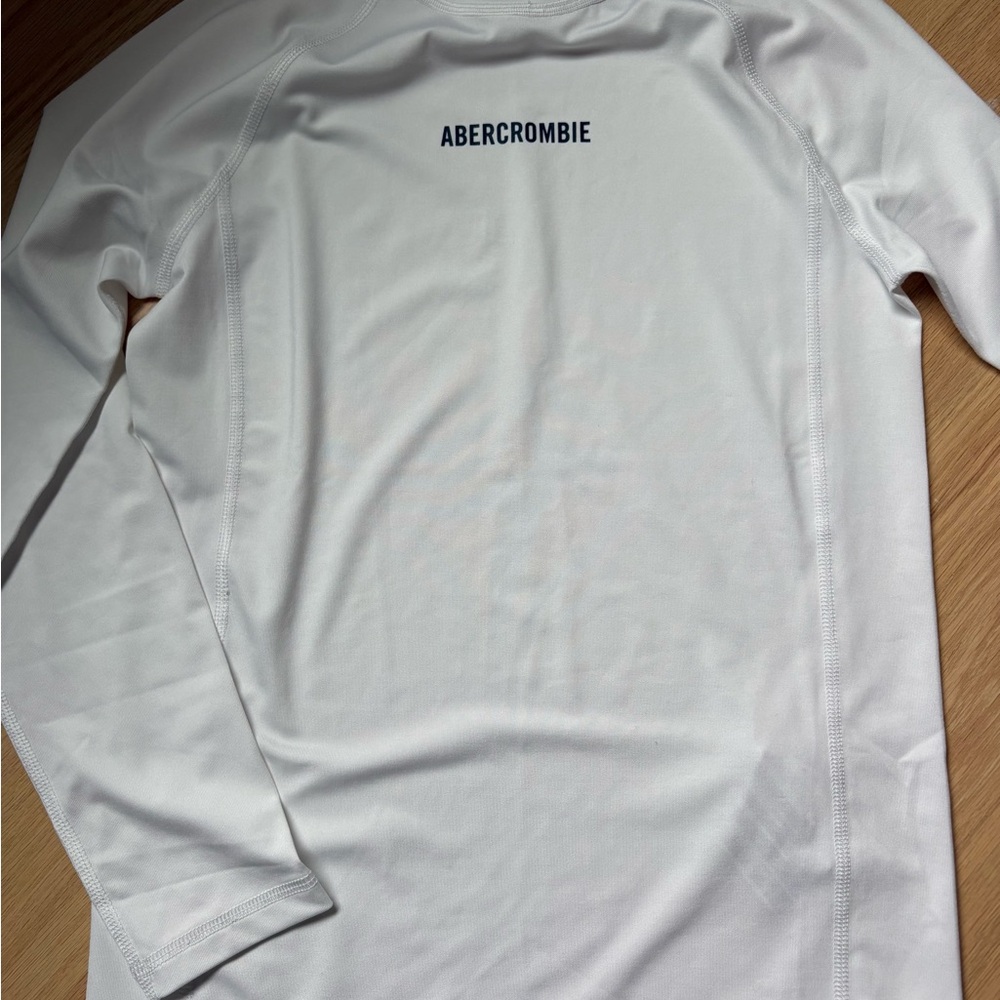 Abercrombie rash guard 9/10